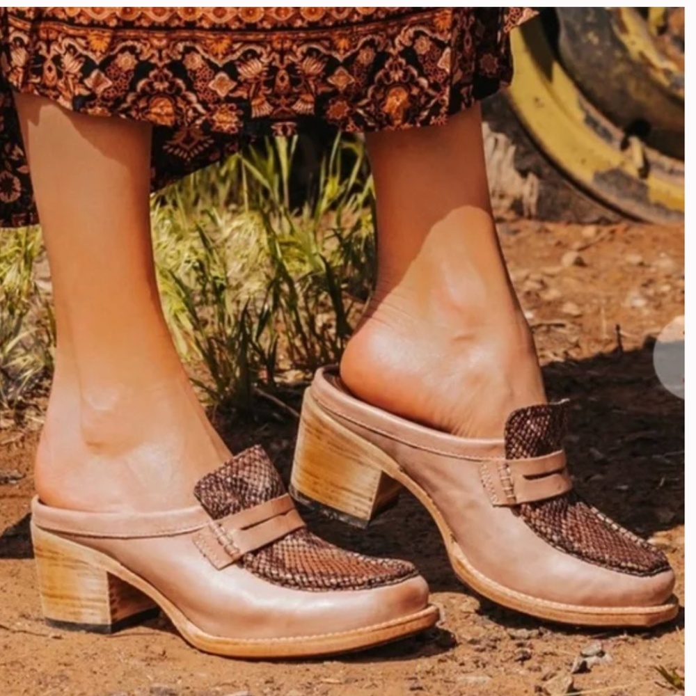 Freebird Woven Brown and Tan Clogs